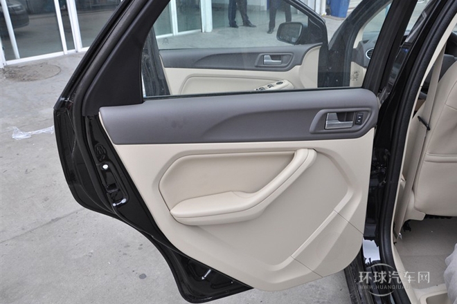 2013款 兩廂經典 1.8L AT時尚型