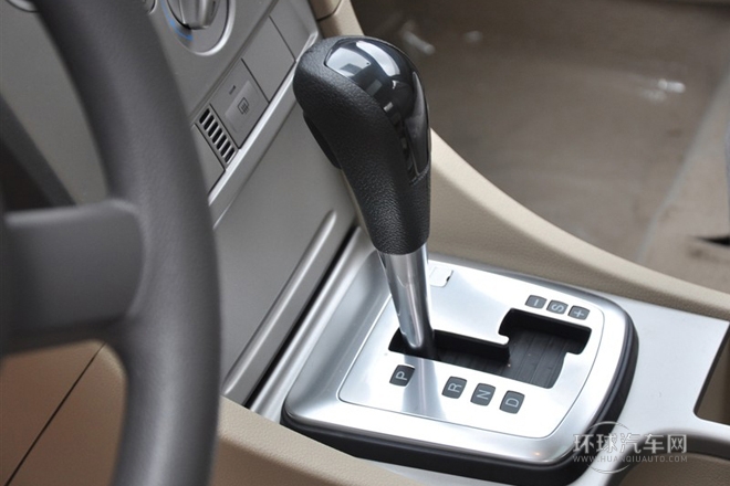 2013款 兩廂經(jīng)典 1.8L AT時尚型