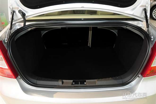 2013款 三廂經典 1.8L MT基本型