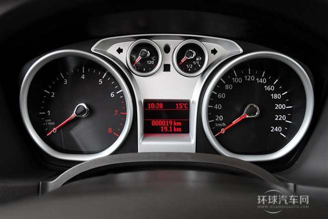 2013款 三廂經典 1.8L MT基本型