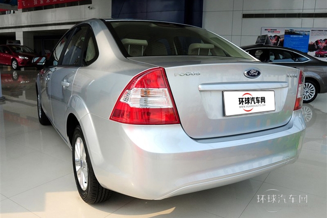 2013款 三廂經典 1.8L MT基本型