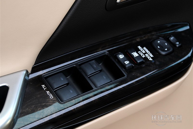 2012款 2.4L 豪華版