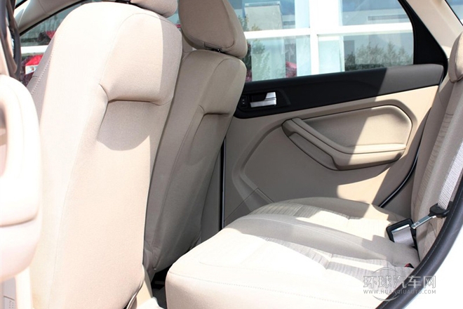 2013款 三廂經典 1.8L AT基本型