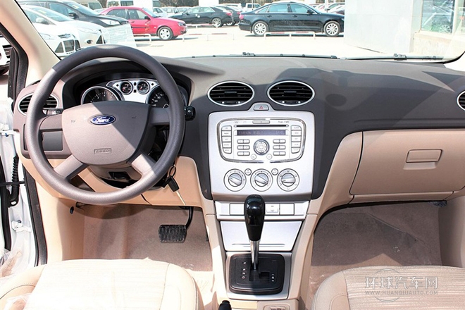 2013款 三廂經典 1.8L AT基本型