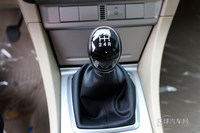 2013款 三廂經(jīng)典 1.8L MT百萬紀(jì)念版