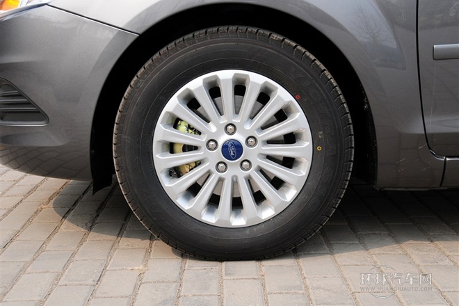 2013款 三廂經(jīng)典 1.8L MT時尚型