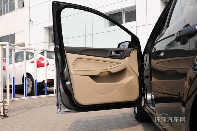 2013款 三廂經(jīng)典 1.8L MT時(shí)尚型