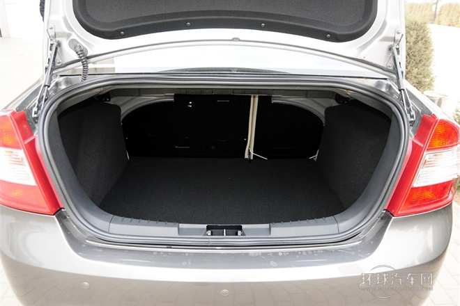 2013款 三廂經(jīng)典 1.8L MT時尚型