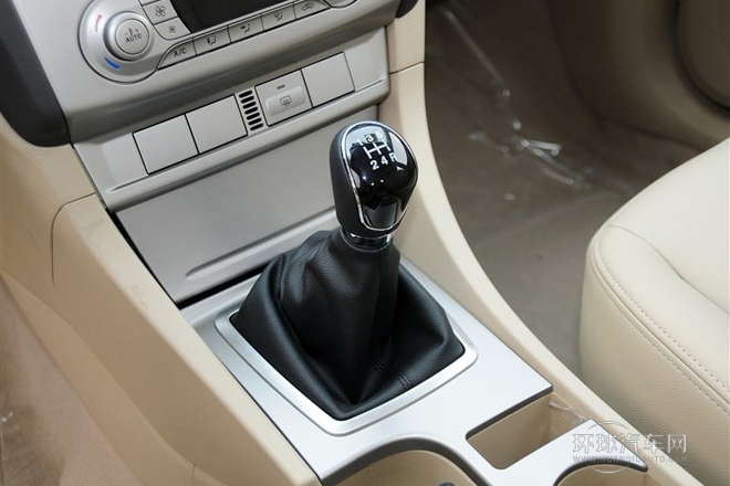 2013款 三廂經(jīng)典 1.8L MT時(shí)尚型