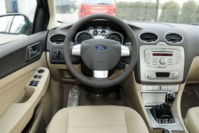 2013款 三廂經典 1.8L MT時尚型