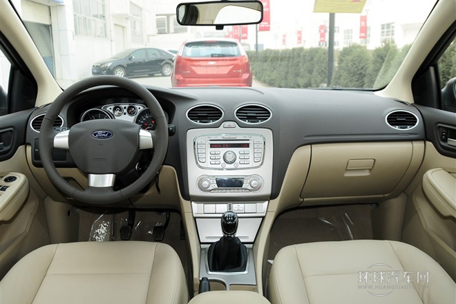 2013款 三廂經典 1.8L MT時尚型