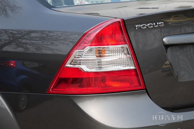 2013款 三廂經(jīng)典 1.8L MT時(shí)尚型