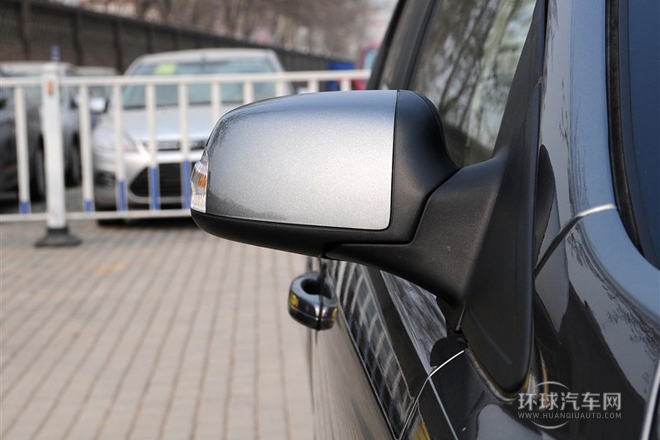 2013款 三廂經(jīng)典 1.8L MT時(shí)尚型