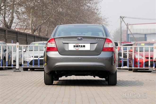 2013款 三廂經(jīng)典 1.8L MT時(shí)尚型