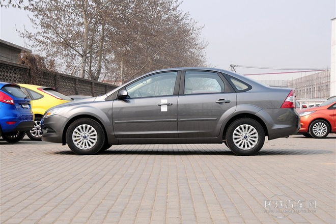 2013款 三廂經典 1.8L MT時尚型