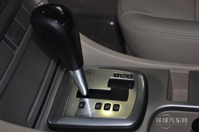 2013款 三廂經(jīng)典 1.8L AT時尚型