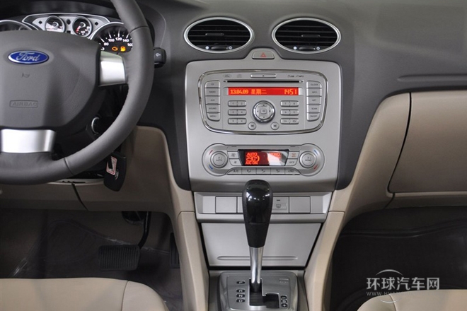 2013款 三廂經典 1.8L AT時尚型