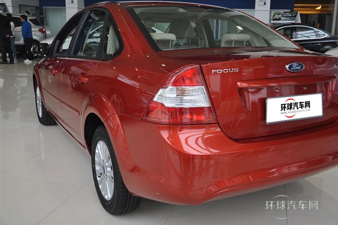 2013款 三廂經典 1.8L AT時尚型