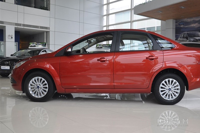 2013款 三廂經(jīng)典 1.8L AT時尚型