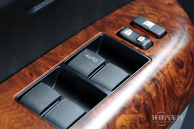 2011款 5.7 標(biāo)準(zhǔn)型