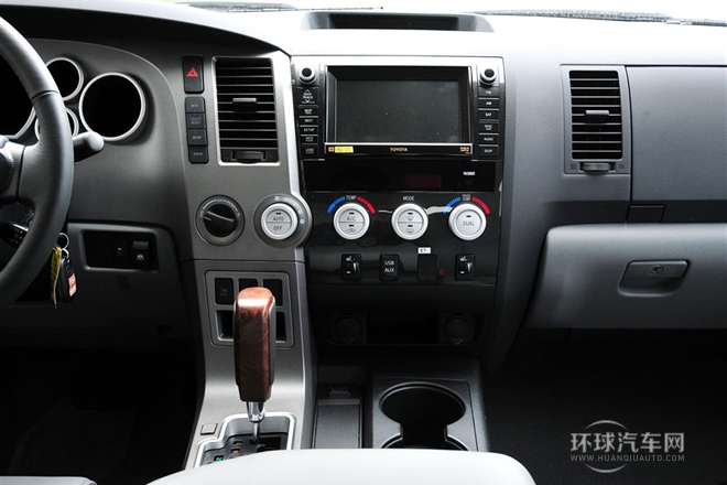 2011款 5.7 標(biāo)準(zhǔn)型