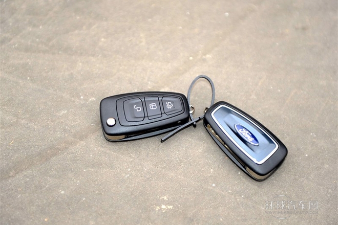 2012款 兩廂 2.0L MT豪華運動型