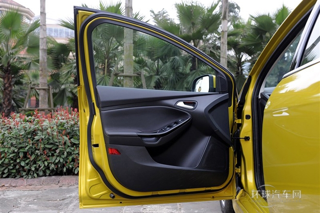 2012款 兩廂 2.0L MT豪華運動型