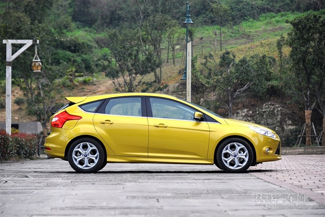 2012款 兩廂 2.0L MT豪華運動型