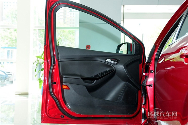 2012款 兩廂 2.0L AT豪華運(yùn)動(dòng)型