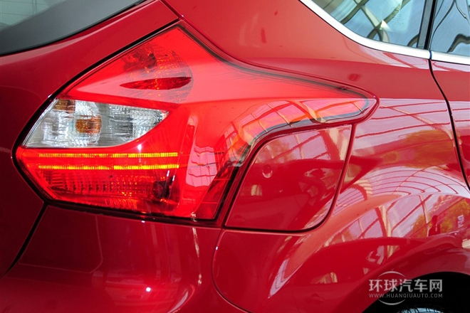 2012款 兩廂 2.0L AT豪華運(yùn)動(dòng)型