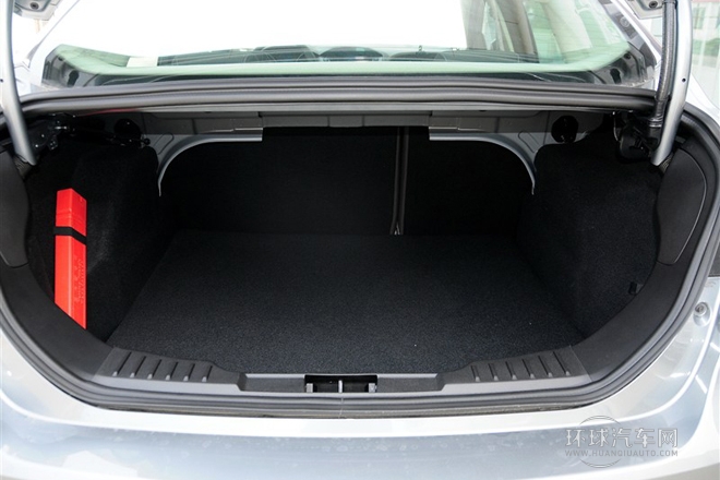 2012款 三廂 1.6L MT舒適型