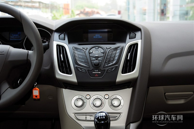 2012款 三廂 1.6L MT舒適型