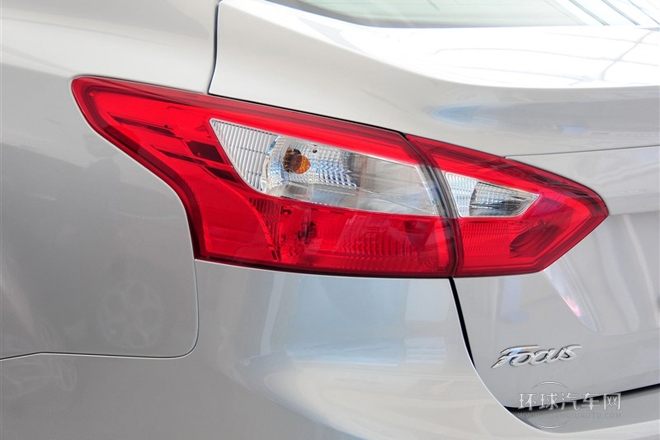 2012款 三廂 1.6L MT風(fēng)尚型