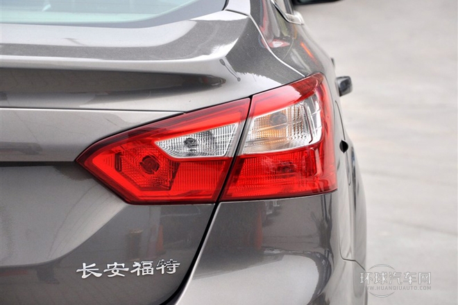 2012款 三廂 1.6L AT尊貴型