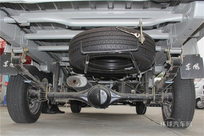 2011款 1.3L基本型有護欄