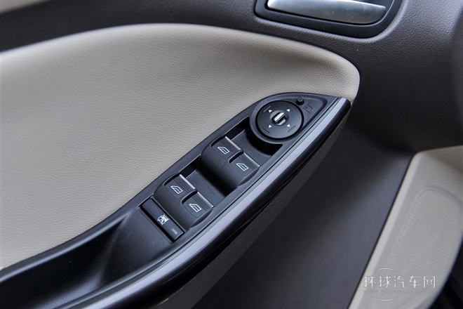 2012款 三廂 2.0L AT旗艦型