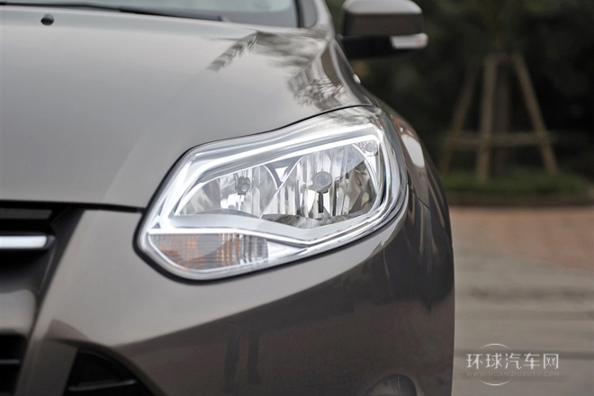 2012款 三廂 2.0L AT旗艦型