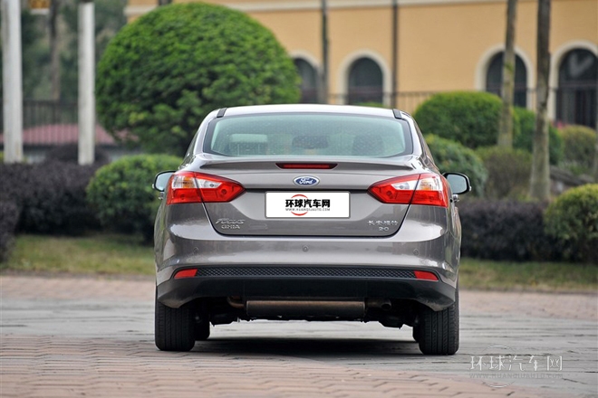 2012款 三廂 2.0L AT旗艦型