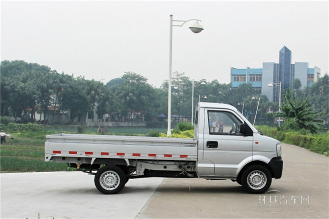 2011款 1.3L基本型有護欄