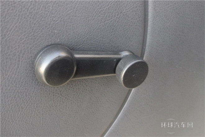 2011款 1.3L基本型無護欄