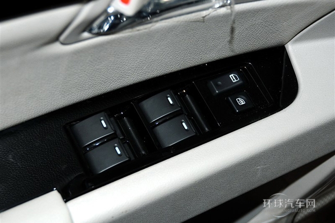 2013款 2.0L 手動精英型