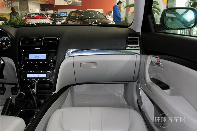 2013款 2.0L 手動精英型