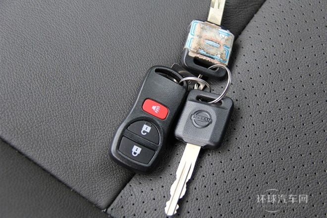 2013款 2.4L 四驅(qū)豪華紀(jì)念版 國(guó)IV