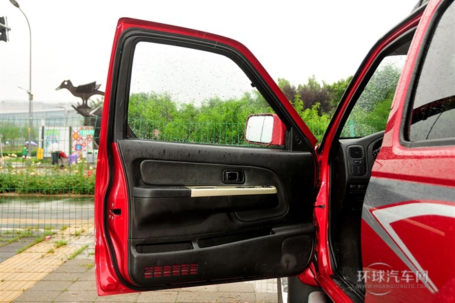 2013款 2.4L 四驅豪華紀念版 國IV