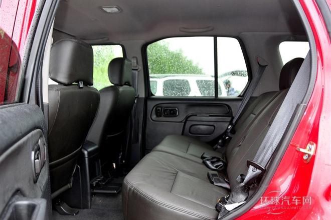 2013款 2.4L 四驅(qū)豪華紀念版 國IV