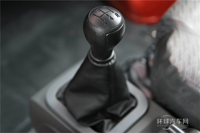 2011款 1.3L基本型有護欄