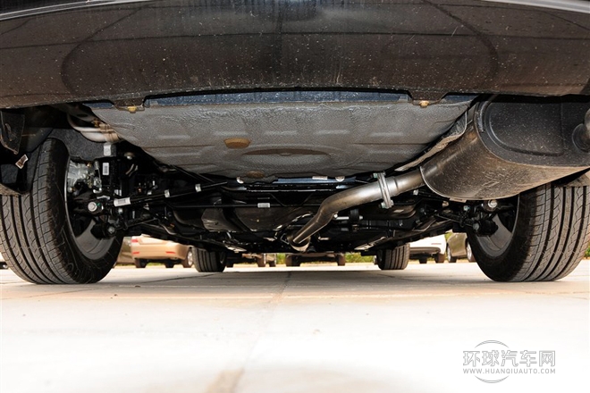 2013款 2.0L 自動尊貴型