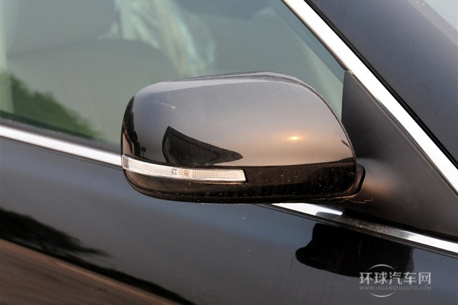 2013款 2.0L 自動尊貴型