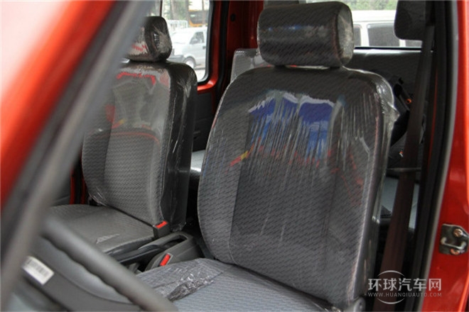 2011款 1.0L基本型有護欄