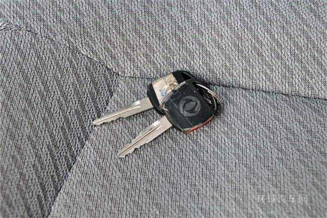 2011款 1.0L基本型無護欄